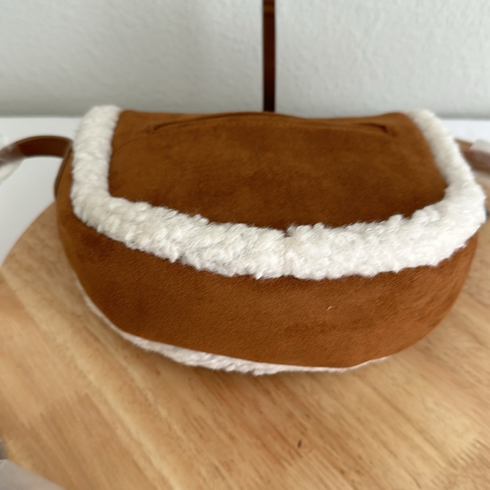 Bearpaw Shearling Trim Crossbody Saddle Bag - Picture 6 of 11